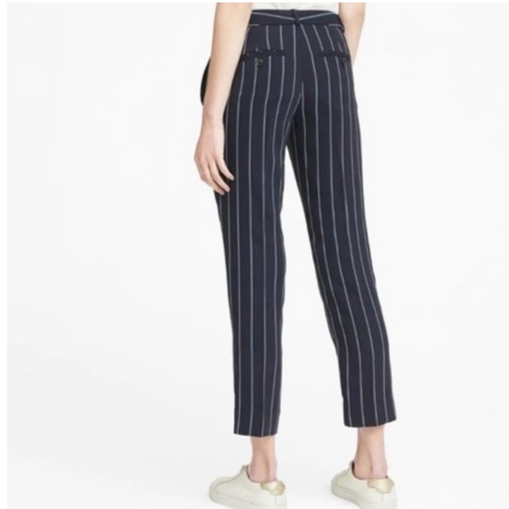 BANANA REPUBLIC NAVY AND WHITE STRIPED ANKLE PANT AVERY CROP MID RISE OFFICE